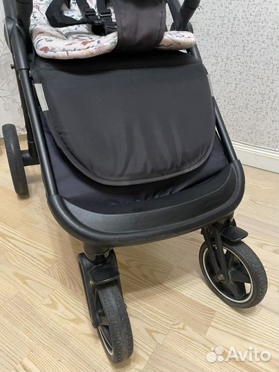 Коляска прогулочная