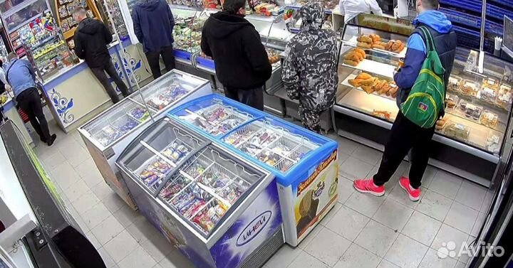 Продавец в продуктовый магазин