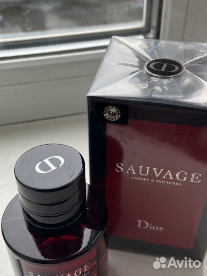 Парфюмерная вода Dior Sauvage Cherry & Patchouli