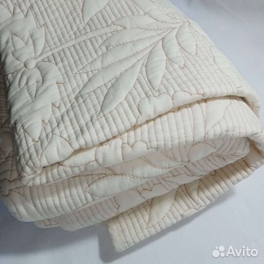 Накидка для дивана новая 166 х 92см