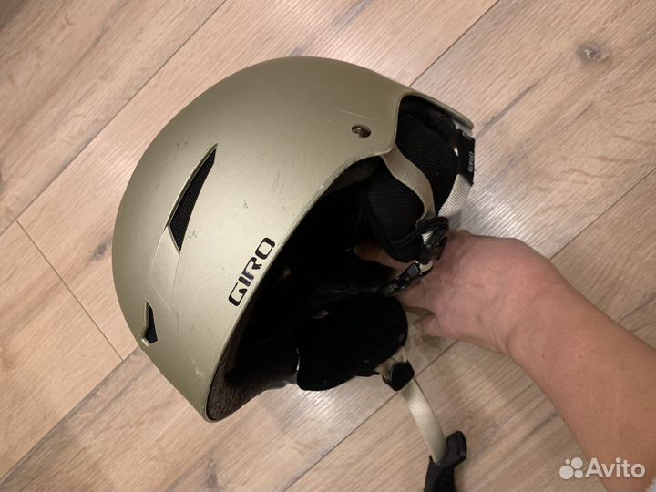 Горнолыжный шлем