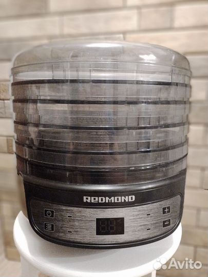 Сушилка для овощей и фруктов redmond