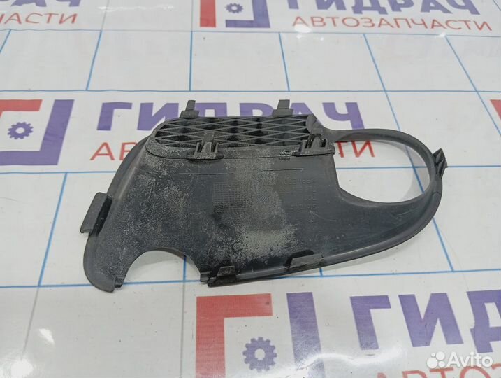 Рамка противотуманной фары левая Volkswagen Touare