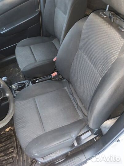Сиденья Chevrolet Aveo T250