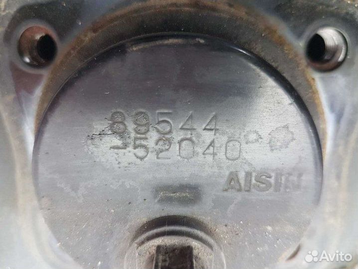 Ступица задняя левая Toyota Allion NZT260 1NZ-FE