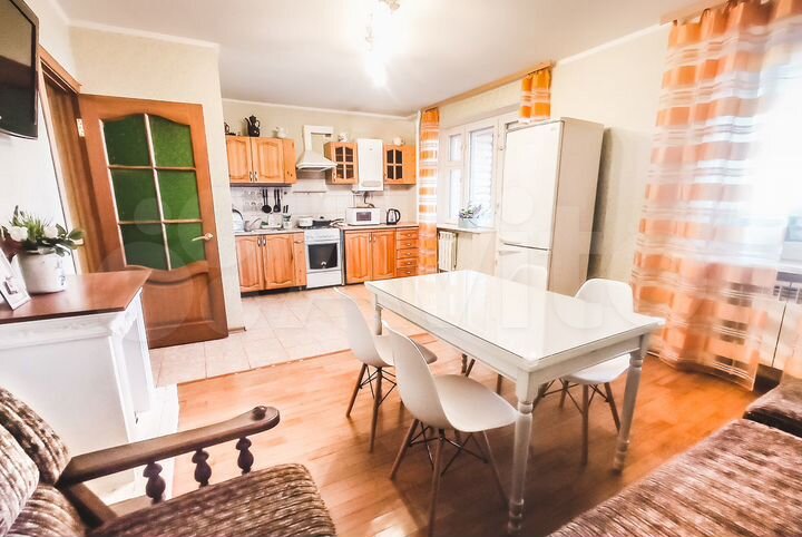 2-к. квартира, 82 м², 2/10 эт.