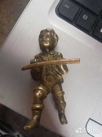 Бронзовая статуэтка