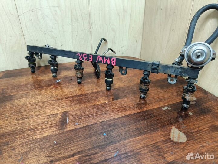 Ворсунка рампа BMW 7er E32 3.0л