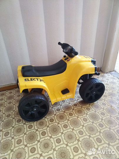 Детский электромобиль бу