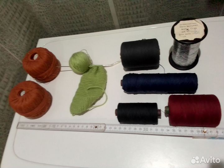 Пяльцы,нитки разные