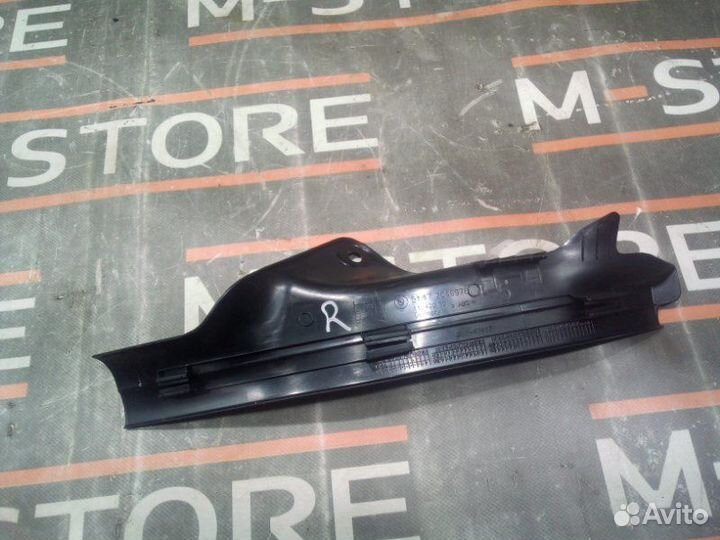 Накладка на порог салона задняя правая Bmw