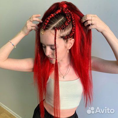 Красный канекалон на резинке для причесок