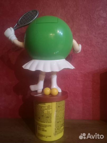 M&M's Peanut Dispenser тениссистка