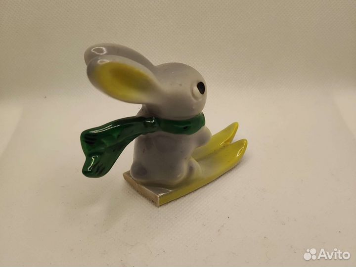 Заяц на лыжах фарфор барановка 60-е