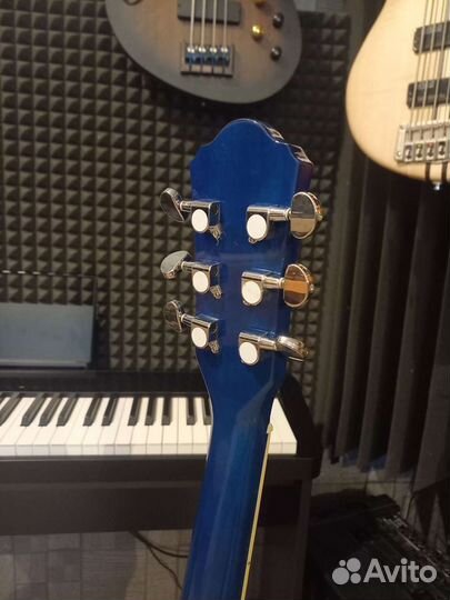 Акустическая гитара + тюнер