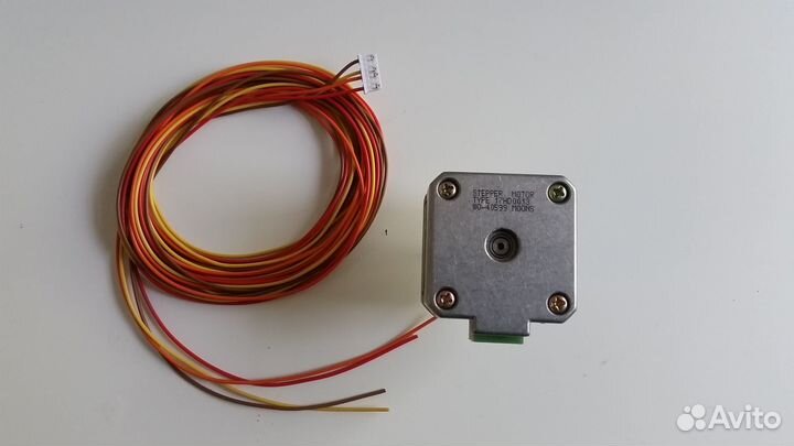 Шаговый двигатель