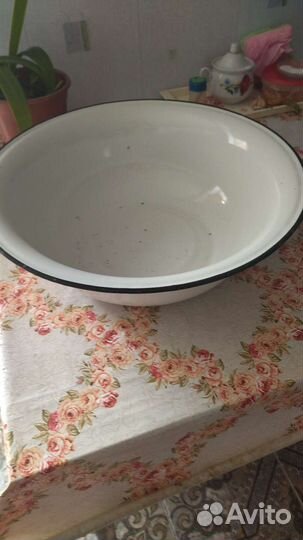Эмалированный таз