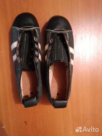 Футбольные бутсы 38 размер новые