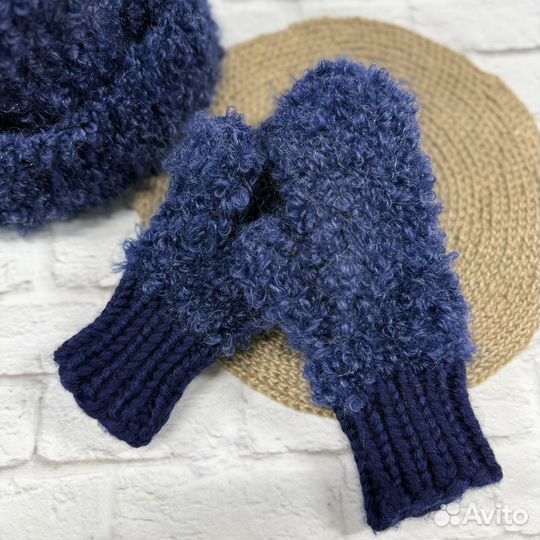 Комплект шапка и варежки