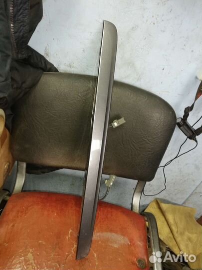 Накладка крышки багажника Киа Рио 1