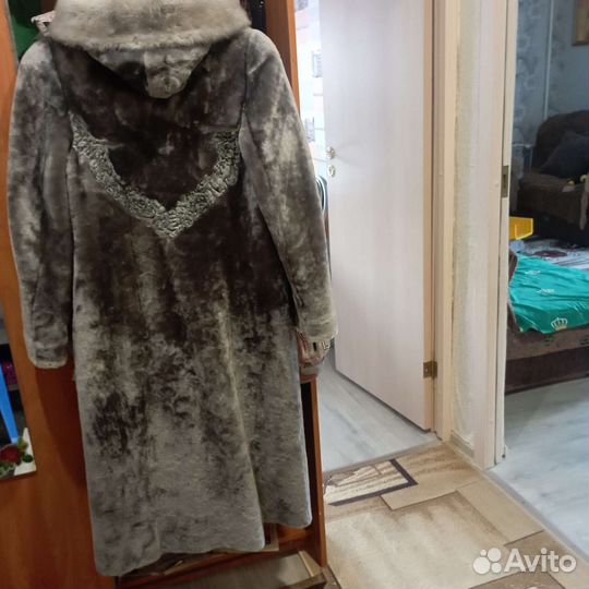 Шуба мутоновая с капюшоном
