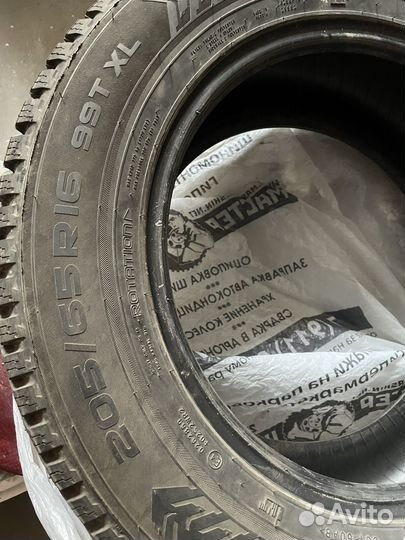 Nokian Tyres Hakkapeliitta 8 205/65 R16