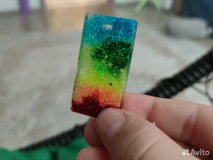 Брелок из эпоксидной смолы