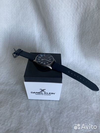 Часы Daniel Klein