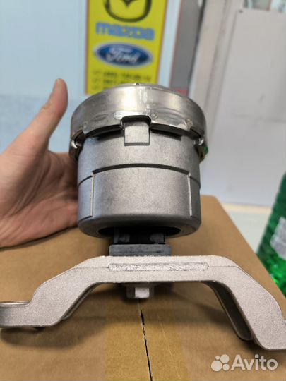 Опора двигателя правая Ford Mondeo 4 Ford S-MAX