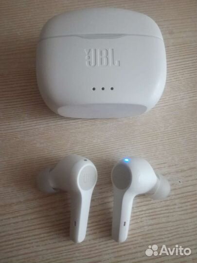 Наушники JBL