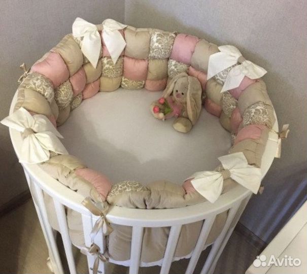 Бортики в кроватку, одеялко, балдахин с игрушками