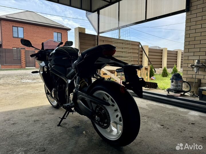 Спорт байк Honda CBR 650R