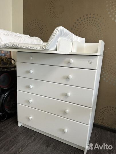 Пеленальный стол