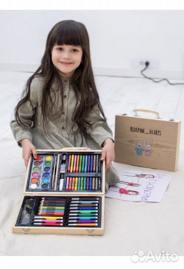 Набор для рисования в деревянном чемоданчике