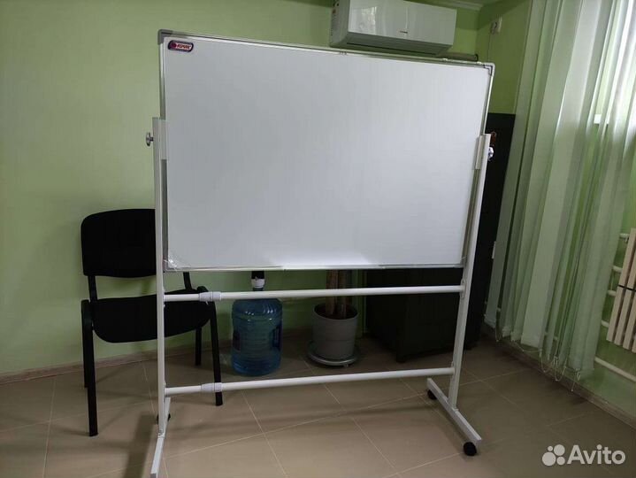 Магнитно-маркерная доска двухсторонняя