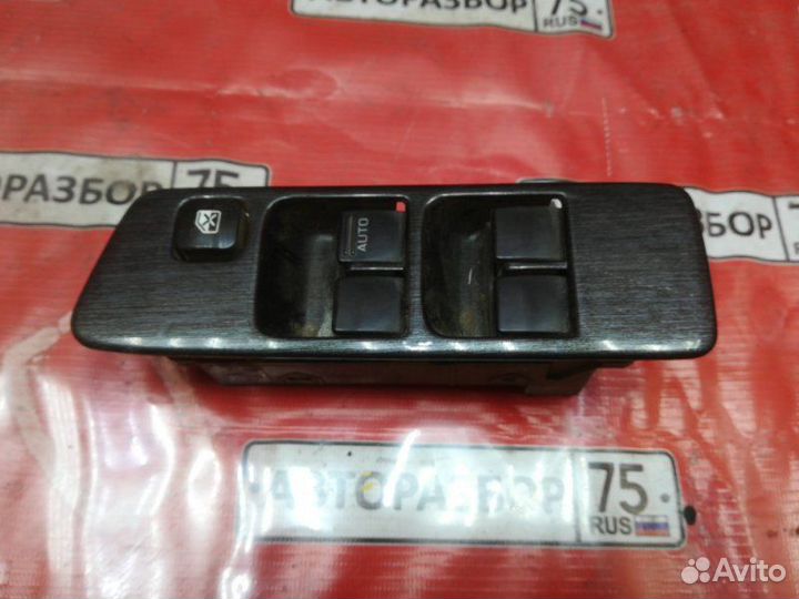 Блок управления стеклоподъемниками Subaru Forester