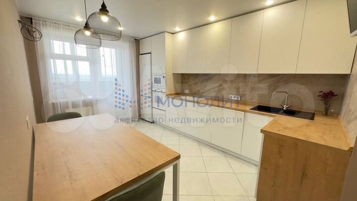 3-к. квартира, 83 м², 14/16 эт.