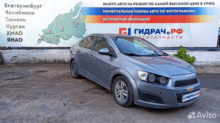 Стекло двери задней левой Chevrolet Aveo (T300) 95