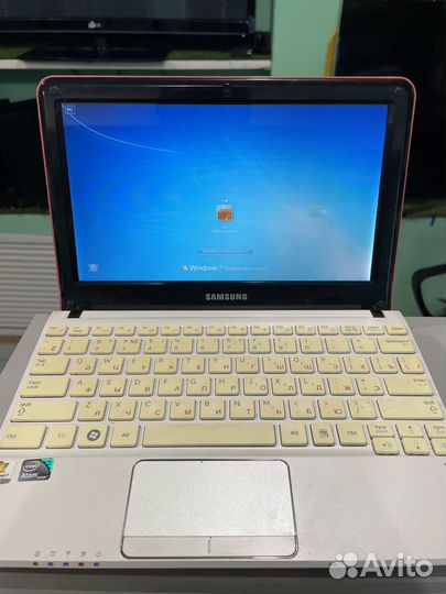 Нетбук Samsung Розовый