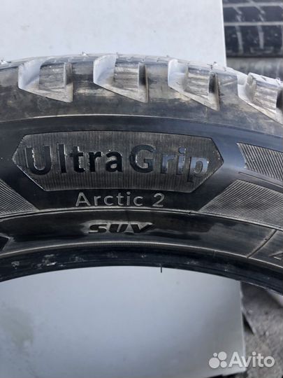 Goodyear UltraGrip 235/55 R19