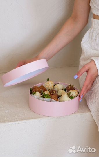 Комбо клубника в шоколаде + цветы