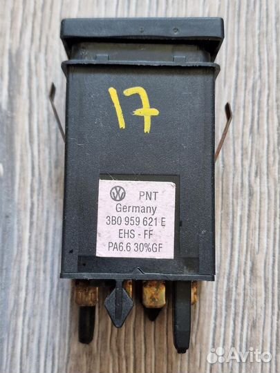 Кнопка обогрева заднего стекла VW Passat B5