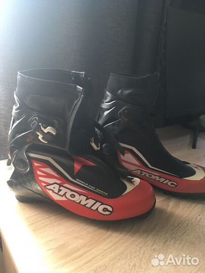 Лыжные ботинки atomic wc skate 43 1/3 eur
