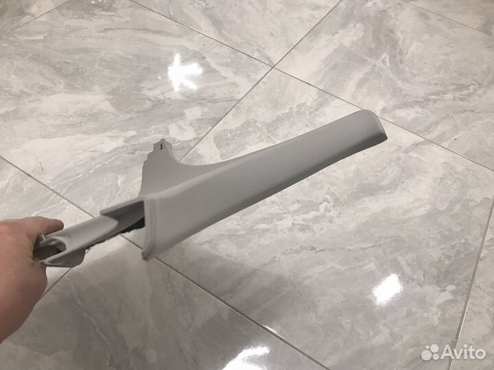 Обшивка задней левой стойки Golf 6