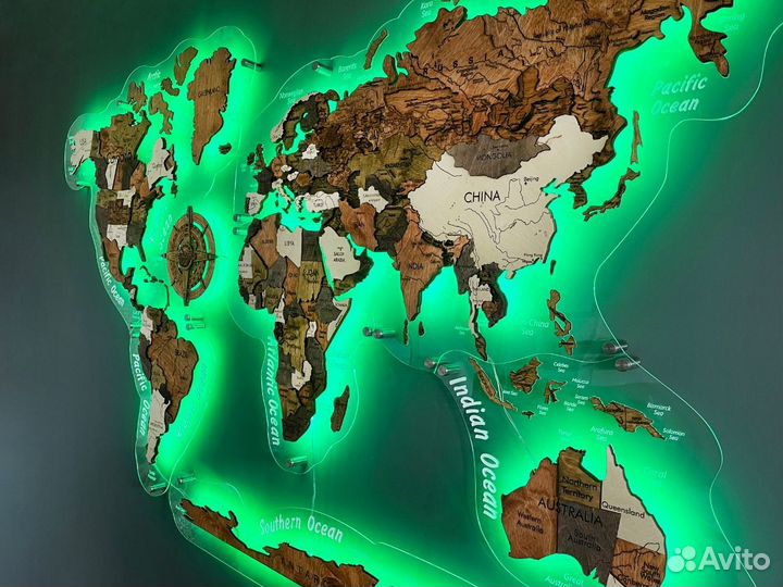 Деревянная карта мира