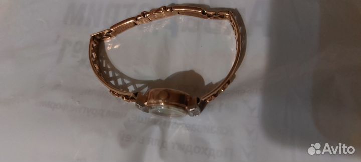 Часы наручные женские чайка