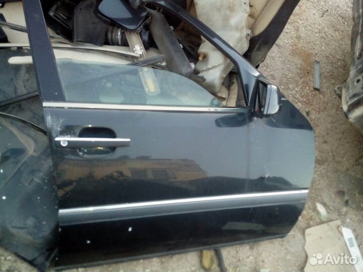 Дверь передняя правая Mercedes-Benz W2 2.2 1995