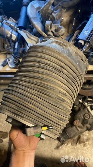 Пневмоамортизатор подвески Kia Quoris 3.8 G6DD