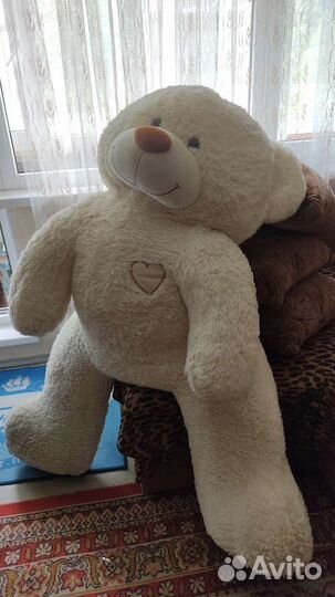 Плюшевый медведь очень большой