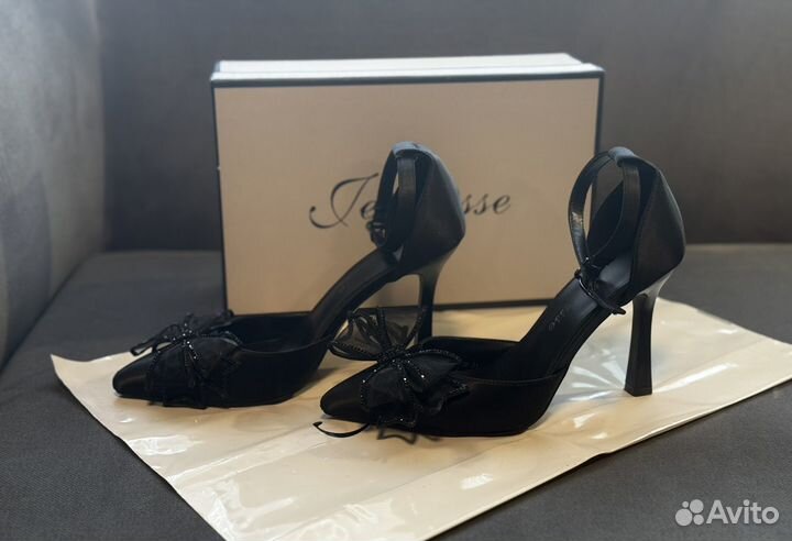 Туфли женские на каблуке